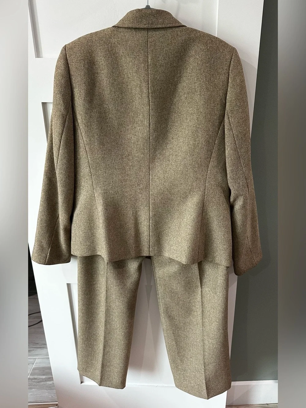 LE SUIT Brown Pant Suit Size 12 Lined Pockets Career Notch Collar 3 Pc Tweed